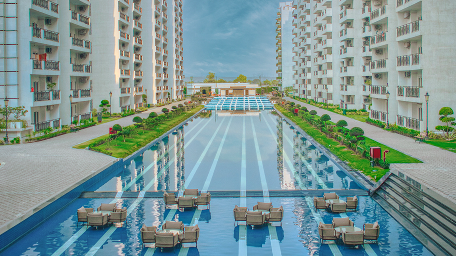 Aqua Front Tower - Central Park Flower Valley